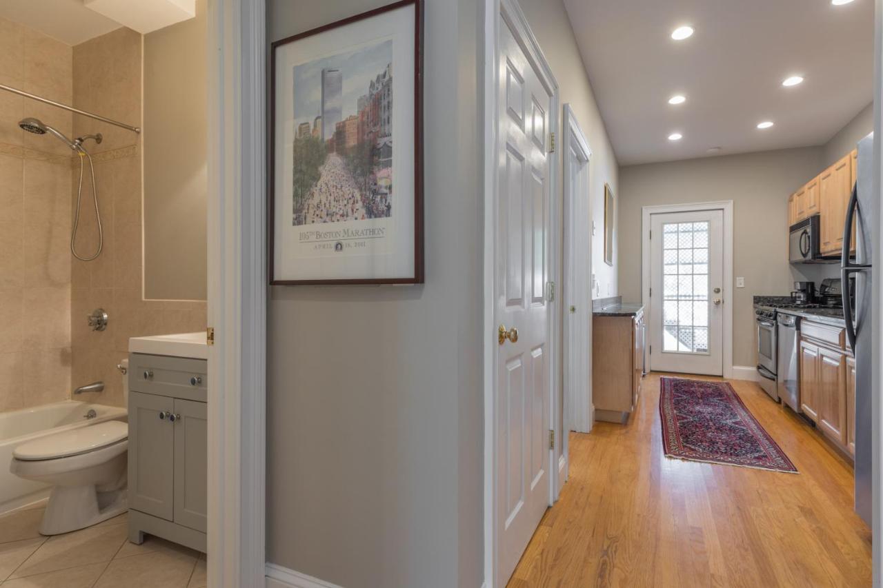 Sunny Convenient Home W/ Private Patio! Easy Walk To Everything! Boston Exterior photo